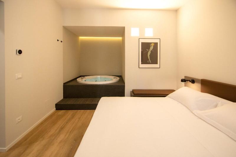 Palazzo Bellocchi Suites Apartments - Oda