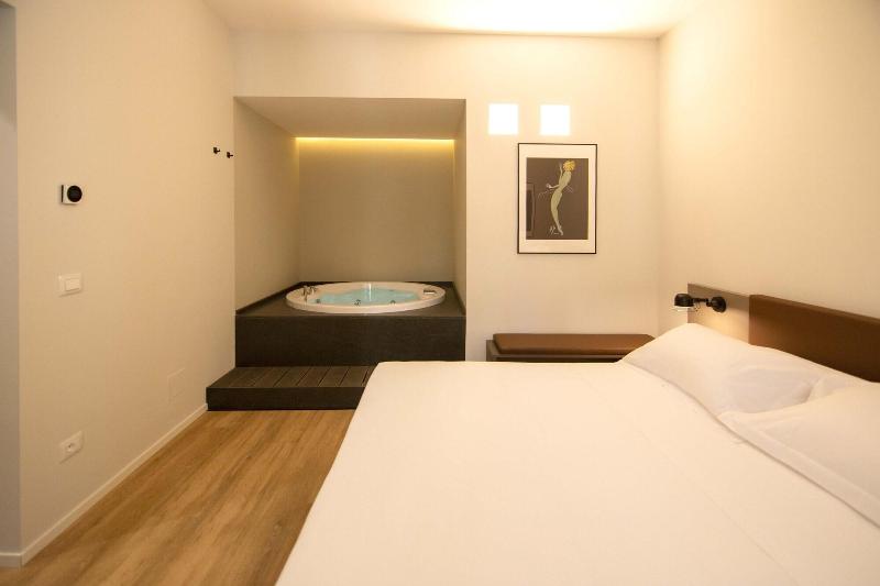 Palazzo Bellocchi Suites Apartments - Oda