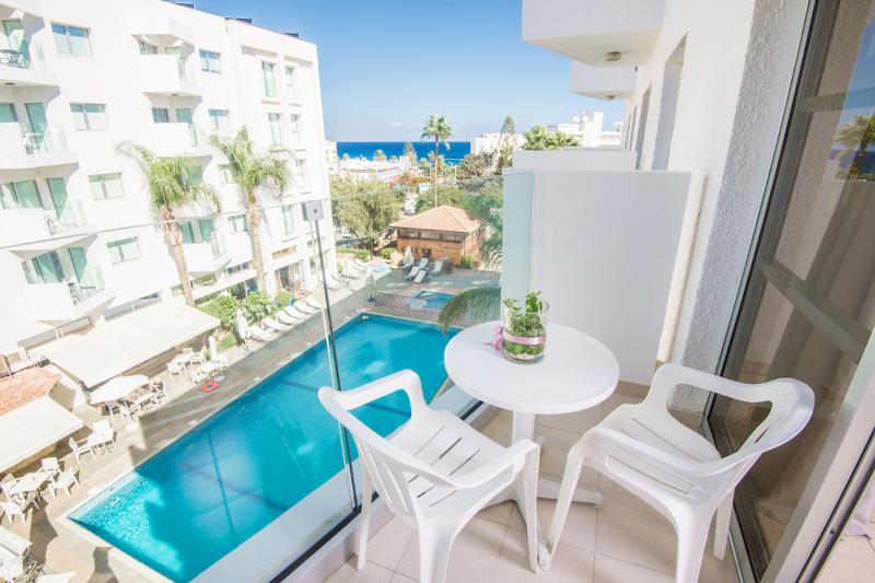 Alva Hotel Apartments - Oda