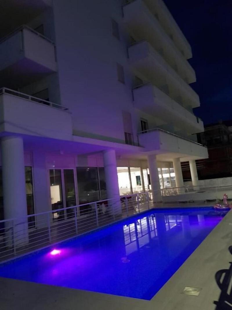 Hotel Settibi - Lobi