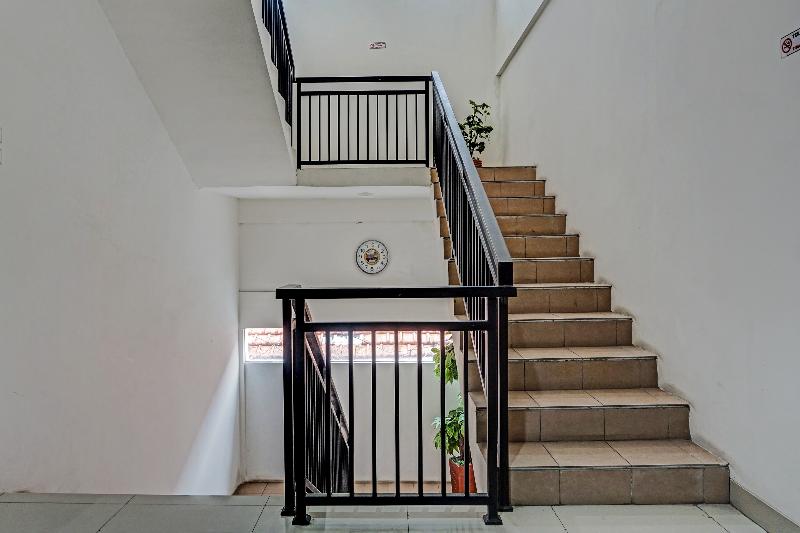 Oyo 91812 Nh Kost Syariah - Lobi