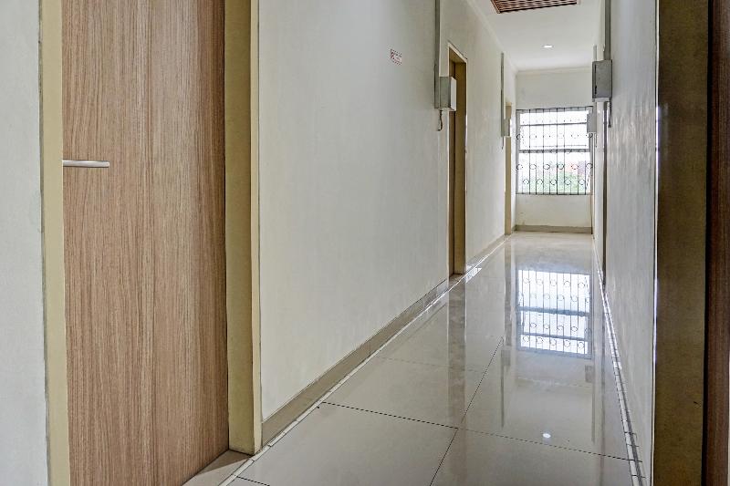 Oyo 91812 Nh Kost Syariah - Lobi