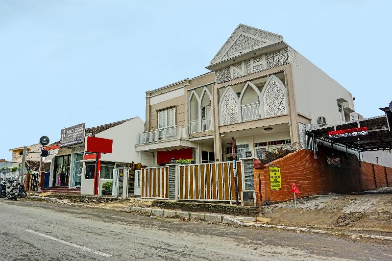 Oyo 91812 Nh Kost Syariah - Genel