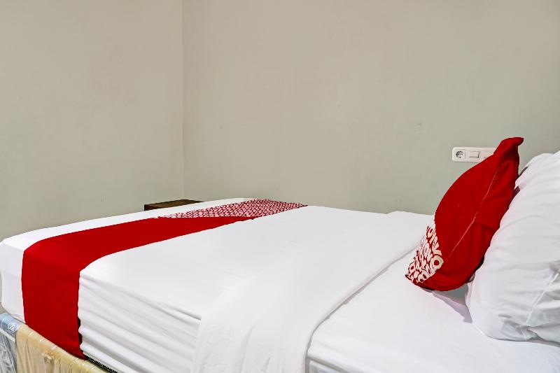 Oyo 91812 Nh Kost Syariah - Oda