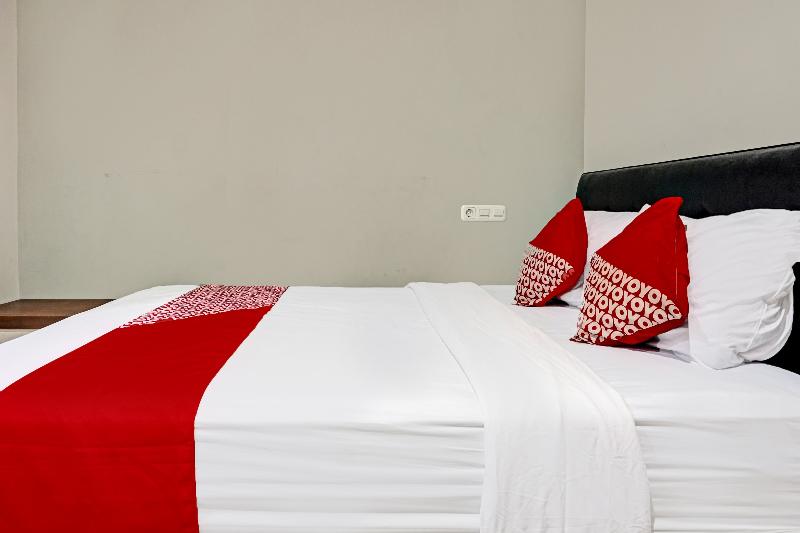 Oyo 91812 Nh Kost Syariah - Oda
