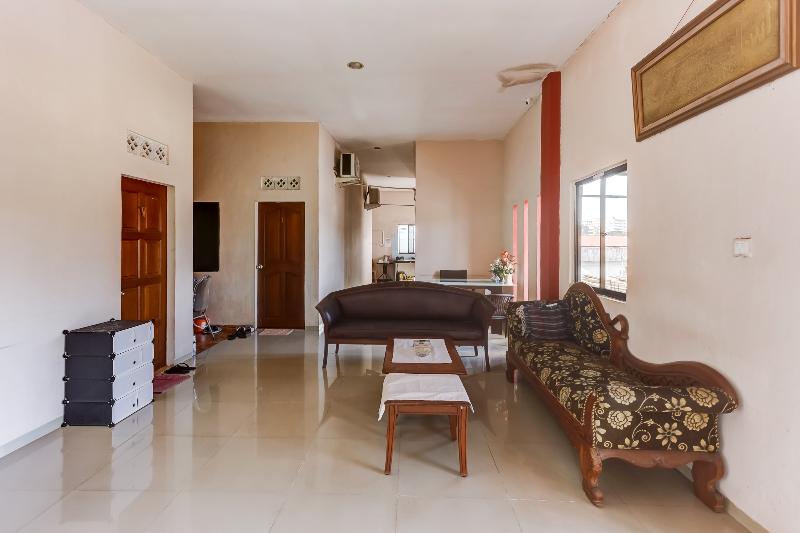 Oyo 91298 Rumah Cantik Homestay - Lobi
