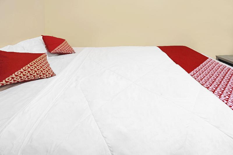 Spot On 91343 Kartika Guest House Syariah - Oda