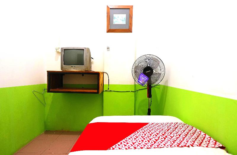 Spot On 91343 Kartika Guest House Syariah - Oda