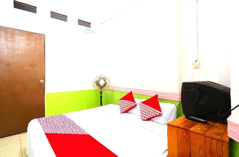 Spot On 91343 Kartika Guest House Syariah - Oda