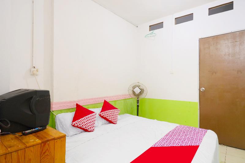 Spot On 91343 Kartika Guest House Syariah - Oda