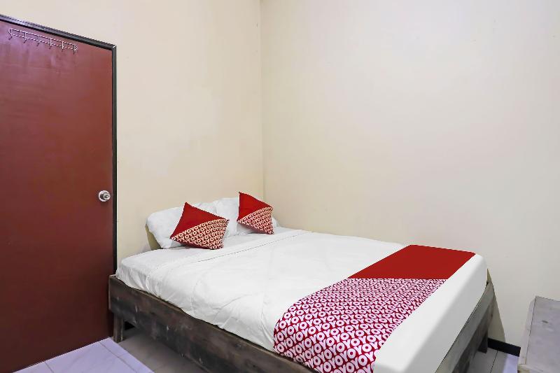 Spot On 91343 Kartika Guest House Syariah - Oda