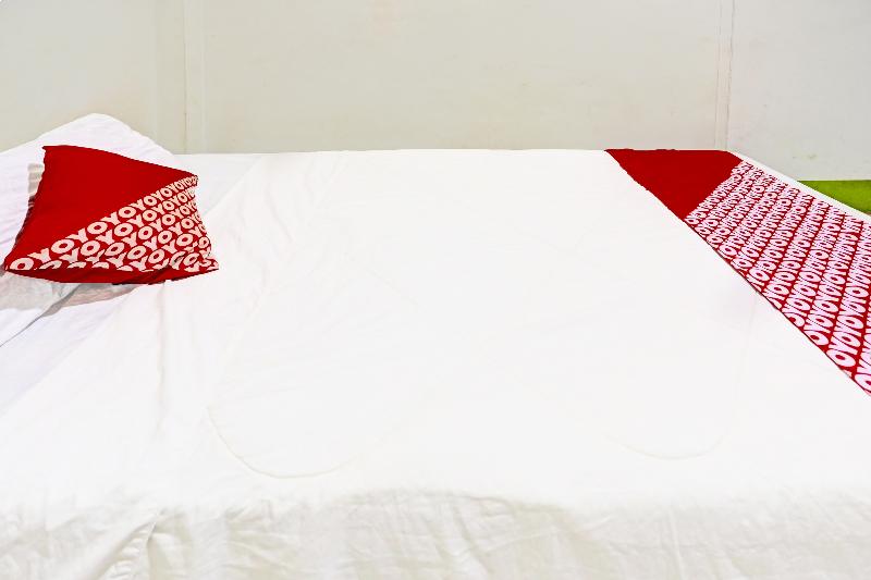 Spot On 91500 Suci Homestay Syariah - Oda