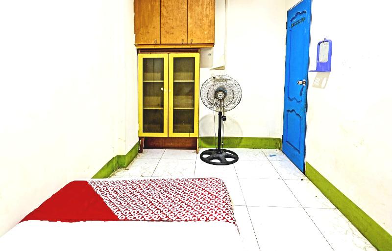 Spot On 91500 Suci Homestay Syariah - Oda