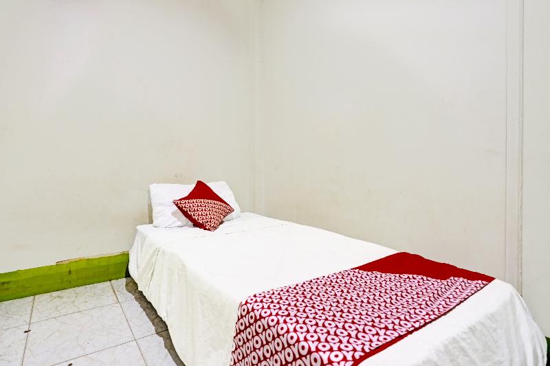 Spot On 91500 Suci Homestay Syariah - Oda