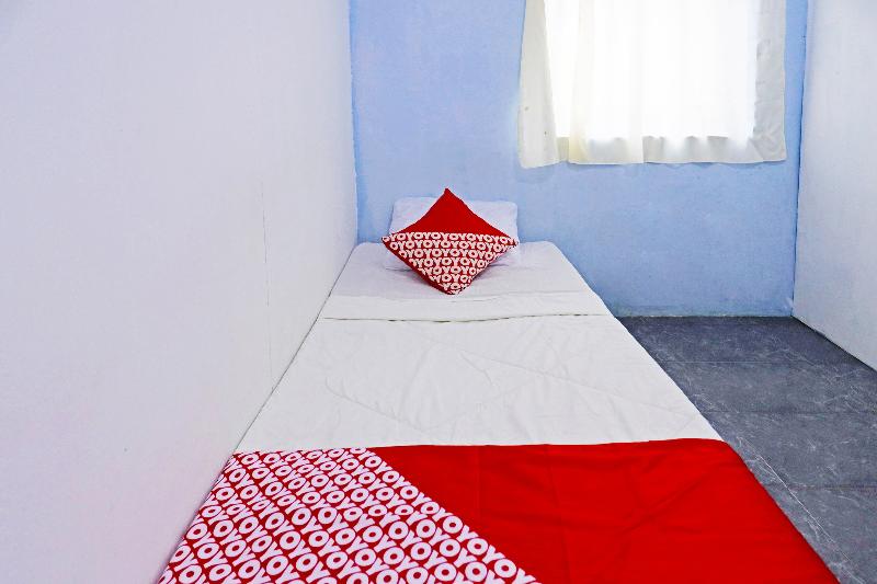 Spot On 91591 Rafika Homestay Syariah - Oda