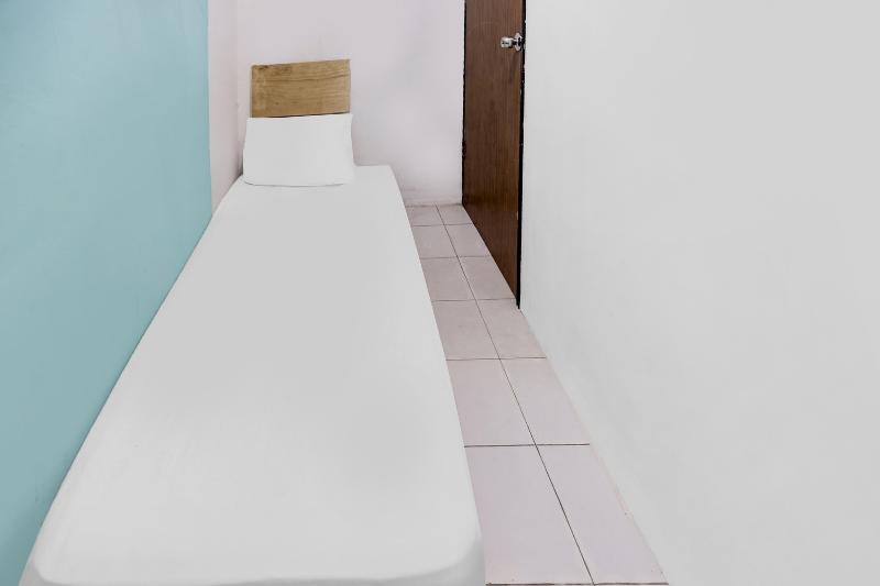 Spot On 91781 Solo Baru Homestay Syariah - Oda