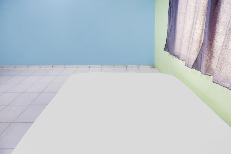Spot On 91792 Solo Baru 2 Homestay Syariah - Oda