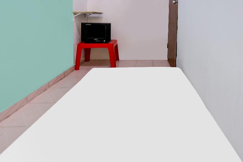 Spot On 91792 Solo Baru 2 Homestay Syariah - Oda