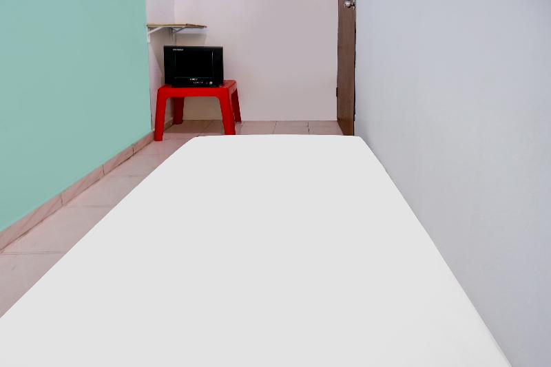 Spot On 91792 Solo Baru 2 Homestay Syariah - Oda