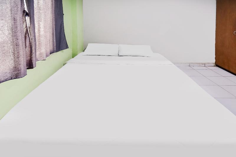 Spot On 91792 Solo Baru 2 Homestay Syariah - Oda