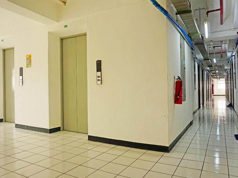 San San Rooms Gunung Putri Square - Lobi