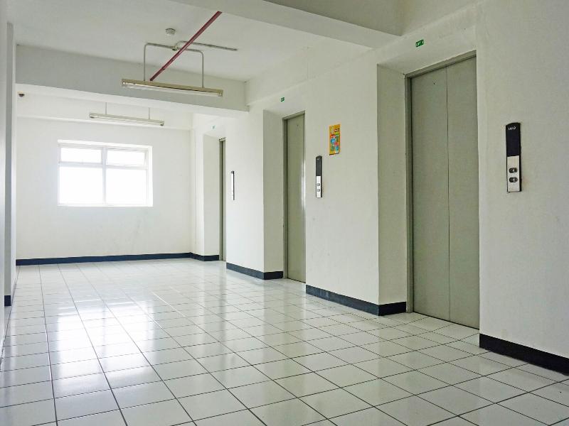 San San Rooms Gunung Putri Square - Lobi
