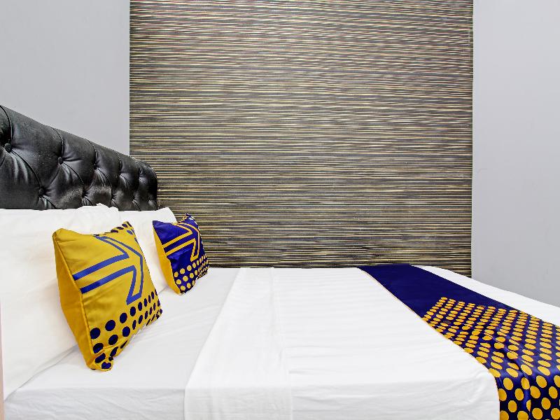 Spot On 91523 Kenari Guesthouse - Oda