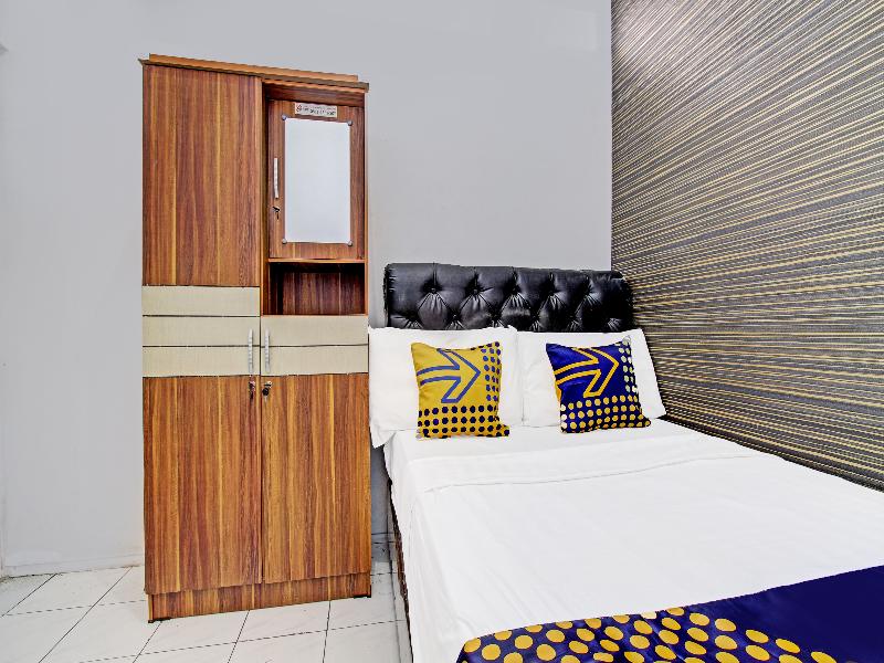 Spot On 91523 Kenari Guesthouse - Oda