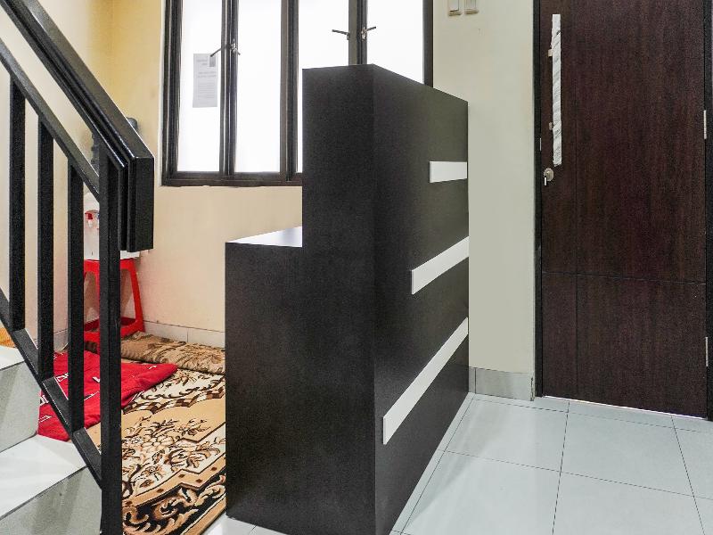 Oyo 91646 Fio Colombus Residence - Lobi