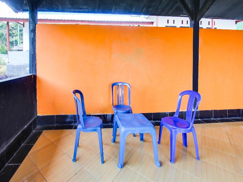 Spot On 91383 Green Forest Homestay - Lobi