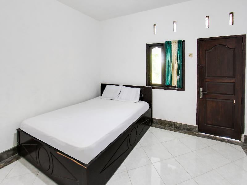 Spot On 91383 Green Forest Homestay - Oda
