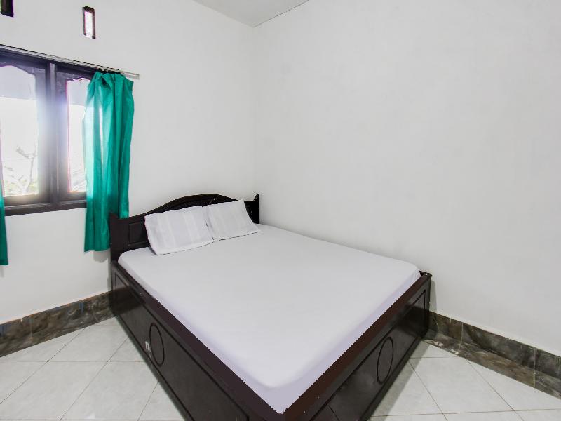 Spot On 91383 Green Forest Homestay - Oda