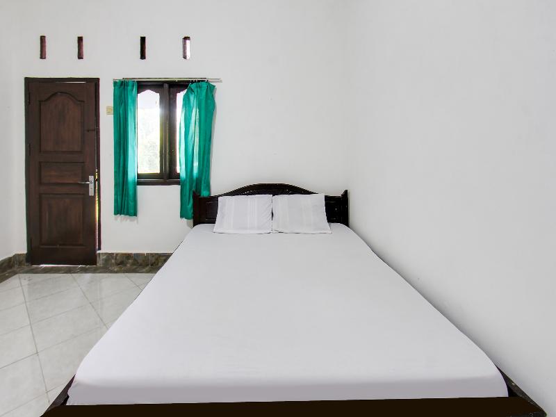 Spot On 91383 Green Forest Homestay - Oda