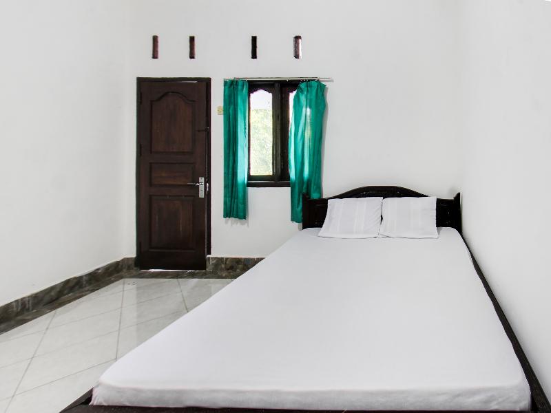 Spot On 91383 Green Forest Homestay - Oda