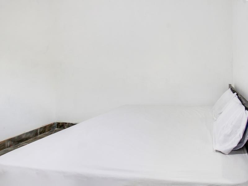 Spot On 91383 Green Forest Homestay - Oda