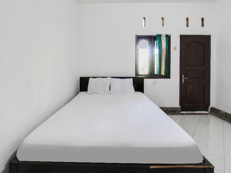 Spot On 91383 Green Forest Homestay - Oda