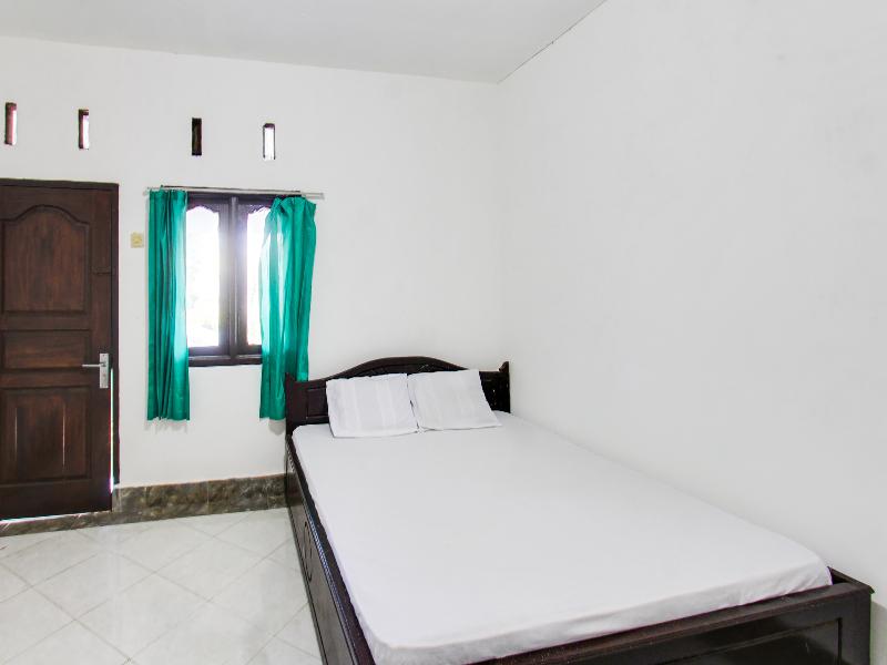 Spot On 91383 Green Forest Homestay - Oda