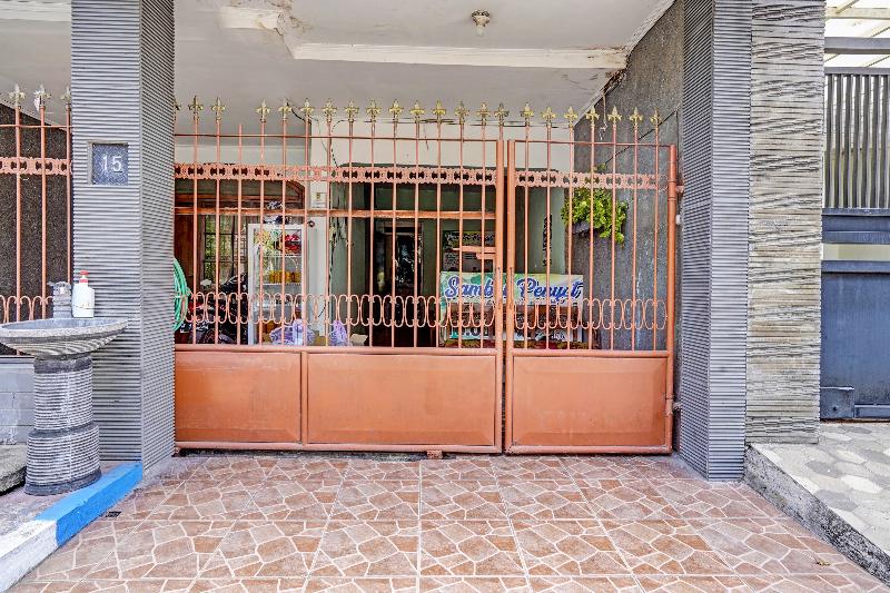 Spot On 91716 Kost Yy Syariah - Genel