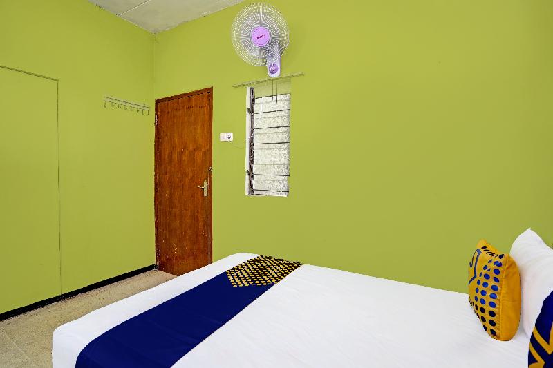 Spot On 91716 Kost Yy Syariah - Oda