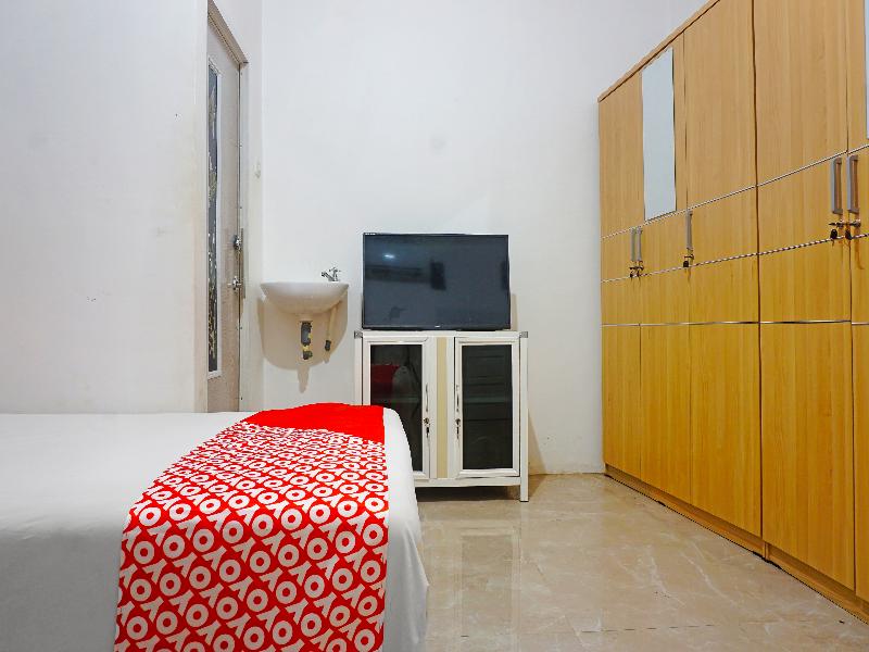 Oyo 91375 Pondok Feby Makassar - Oda