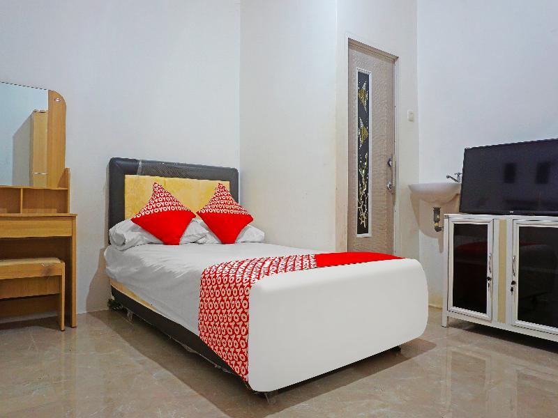 Oyo 91375 Pondok Feby Makassar - Oda