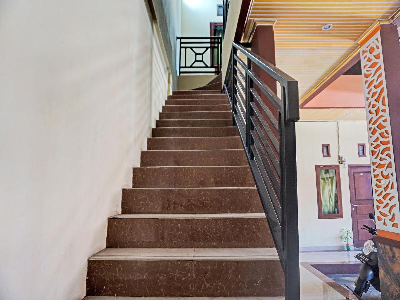 Oyo 91649 Orange Homestay Makassar - Lobi