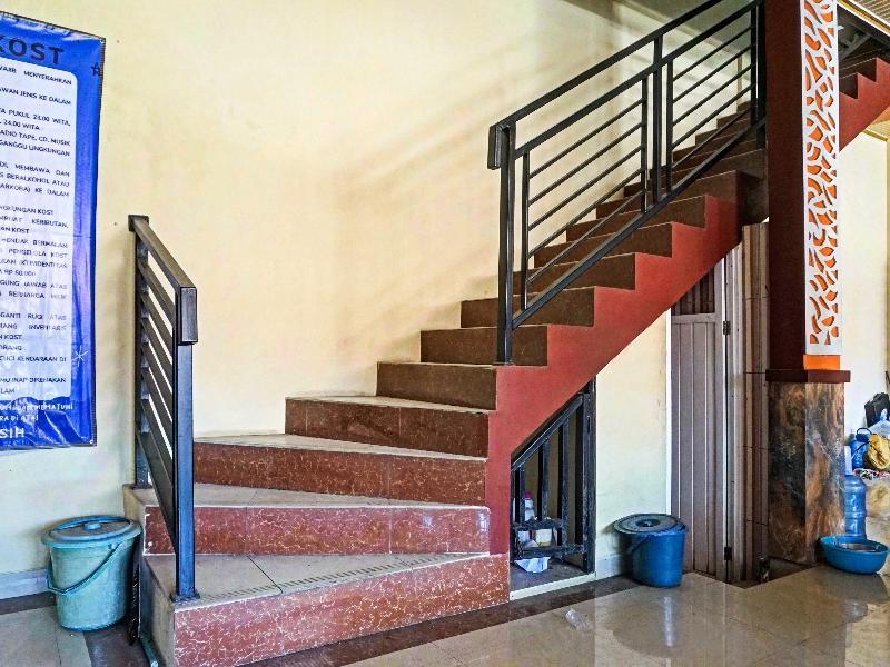 Oyo 91649 Orange Homestay Makassar - Lobi
