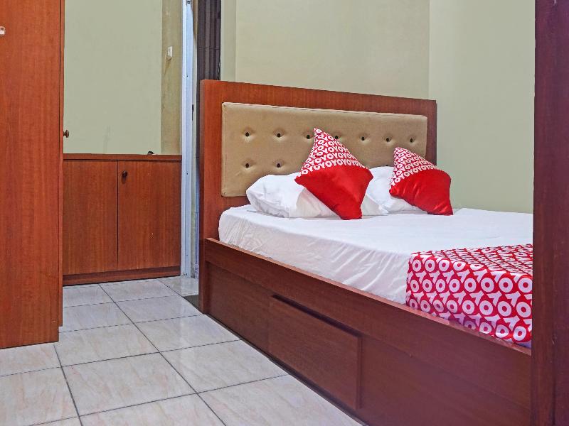 Oyo 91649 Orange Homestay Makassar - Oda