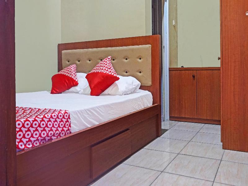 Oyo 91649 Orange Homestay Makassar - Oda