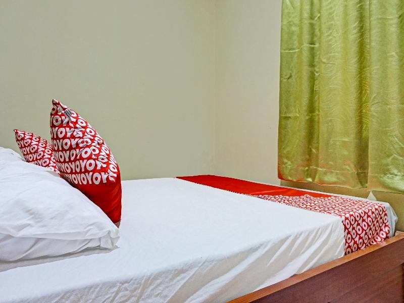Oyo 91649 Orange Homestay Makassar - Oda