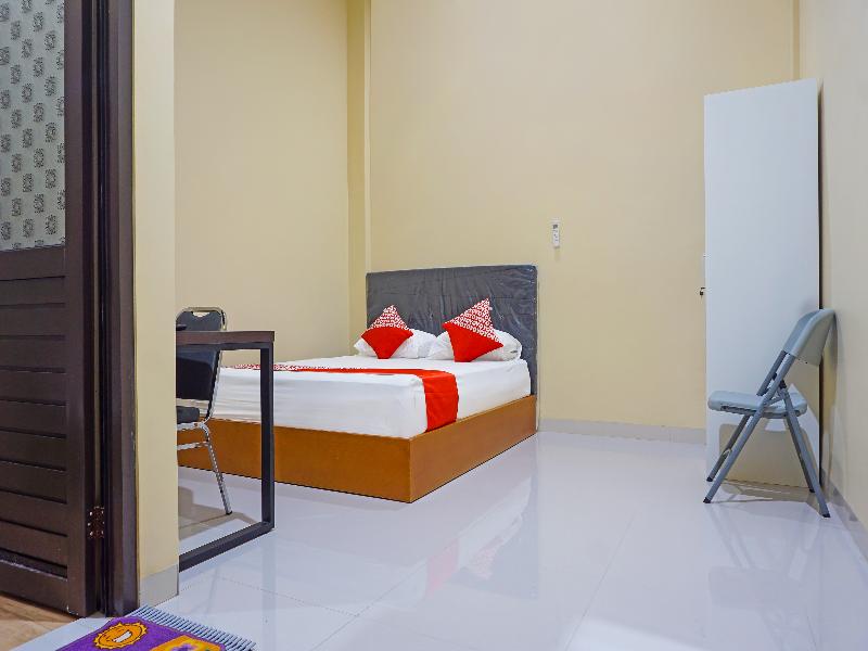 Oyo 91668 Homestay Anitha Syariah Makassar - Oda
