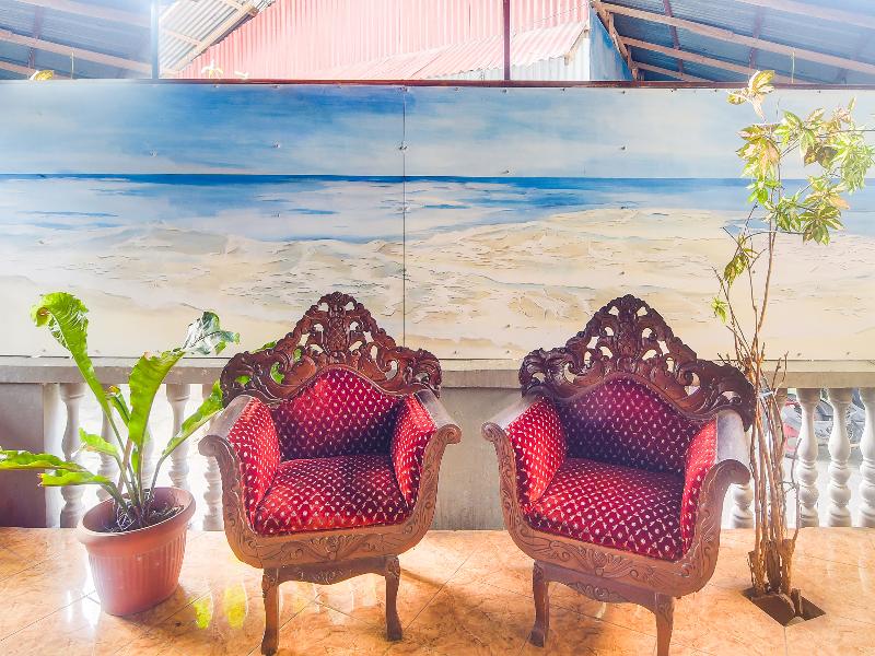 Oyo 91755 Priska Kost Dan Homestay - Lobi