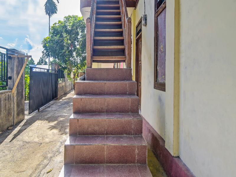 Spot On 91799 Sosonopan Homestay - Lobi