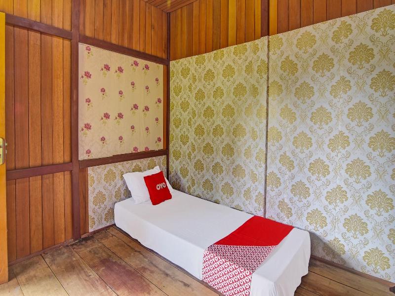 Spot On 91799 Sosonopan Homestay - Oda